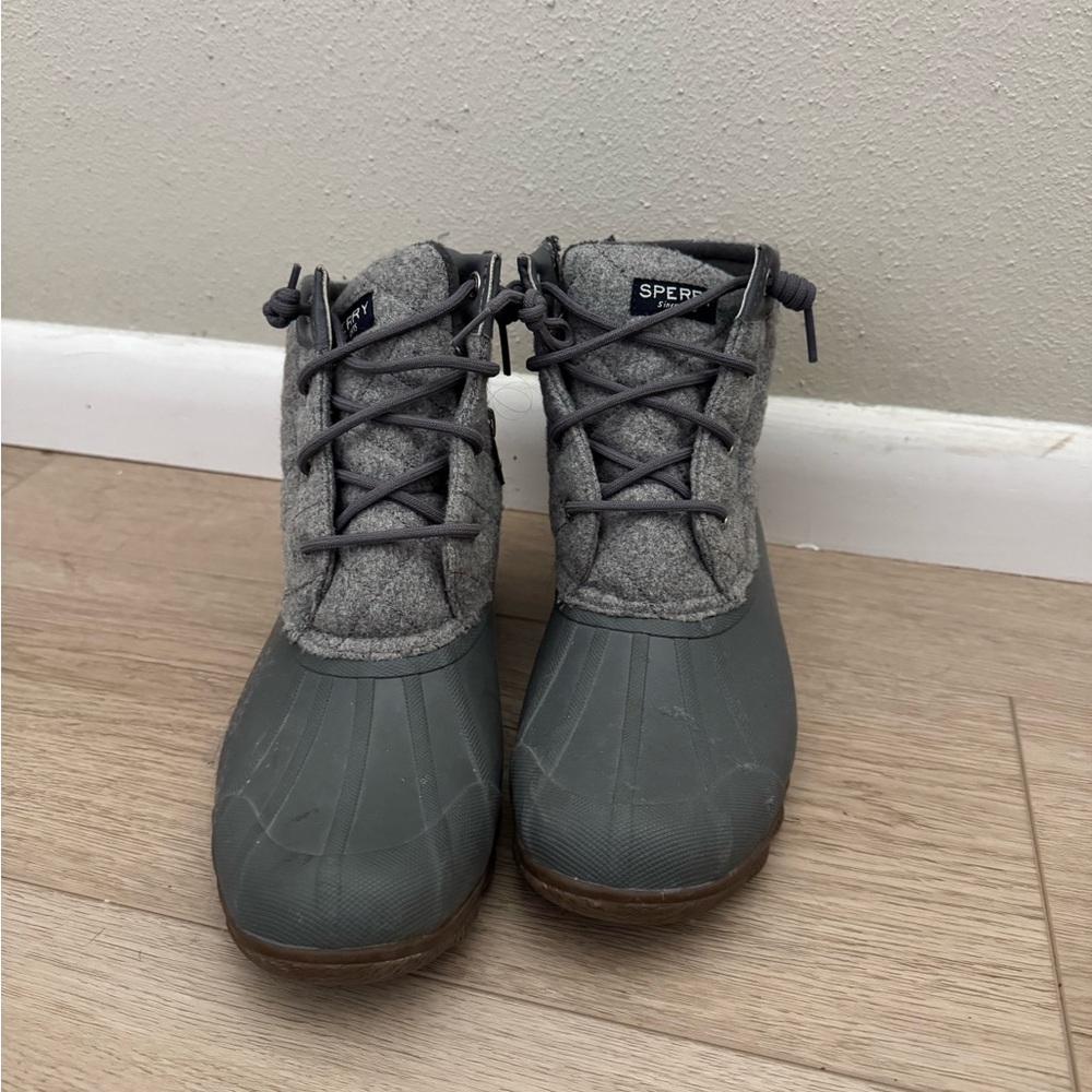 Sperry Women’s Charcoal and Gray Boots